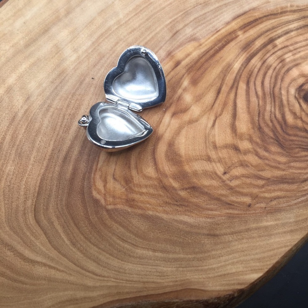 Heart shaped locket pendant (sterling silver)